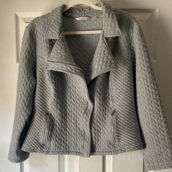 Isaac Mizrahi Live! Gray Quilted Jacket - Picture 6 of 6